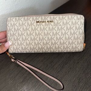 Michael Kors pink wallet